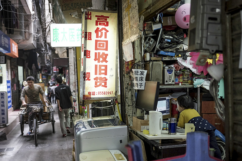Watching TV, Guangzhou New Town, China